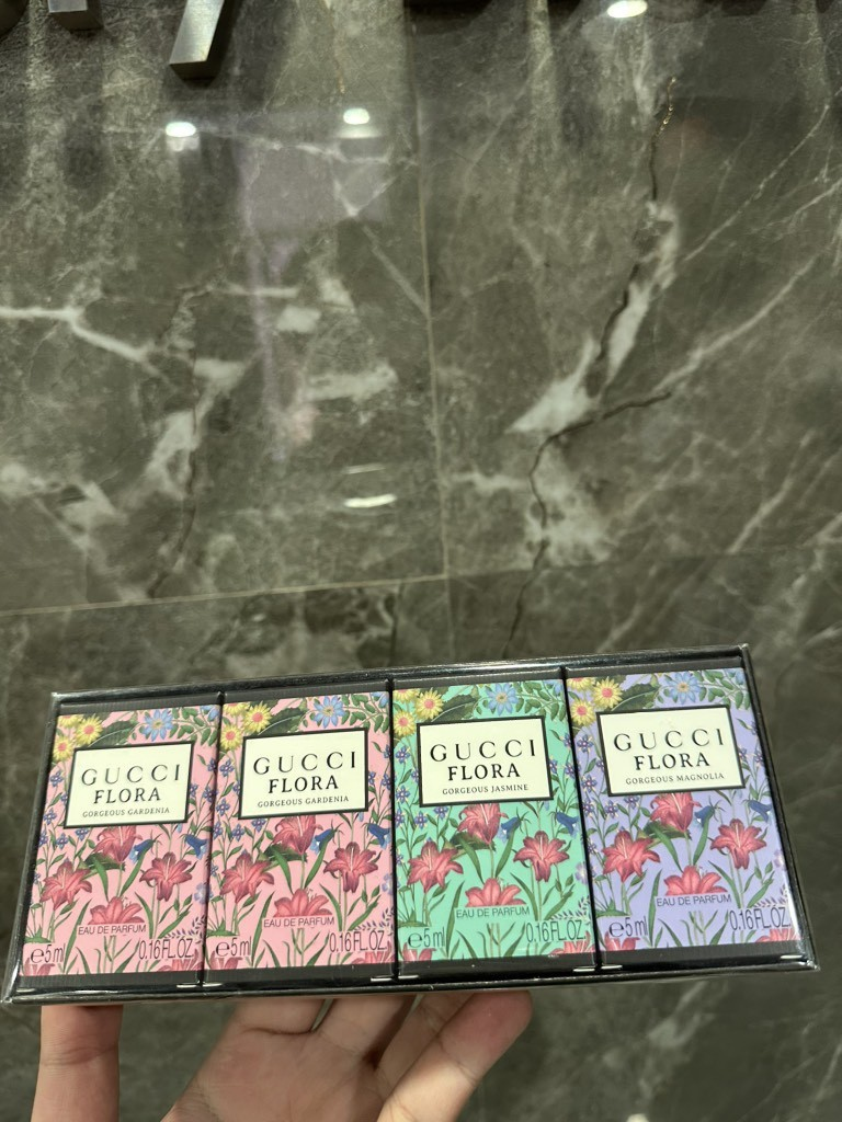 Gift Set Mini Gucci Bloom EDP & Gucci Flora Gorgeous Gardenia EDP 4pcs ( 5ml x 4 )